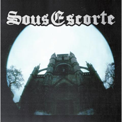 Sous escorte